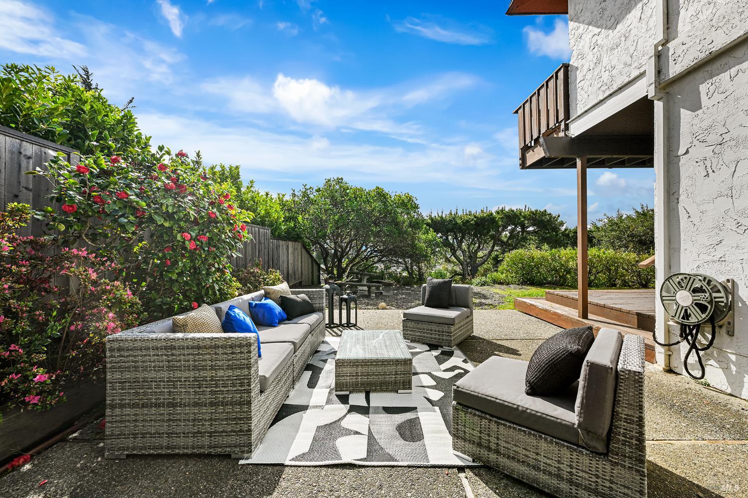 Detail Gallery Image 40 of 47 For 260 Blackfield Dr, Tiburon,  CA 94920 - 4 Beds | 2/1 Baths