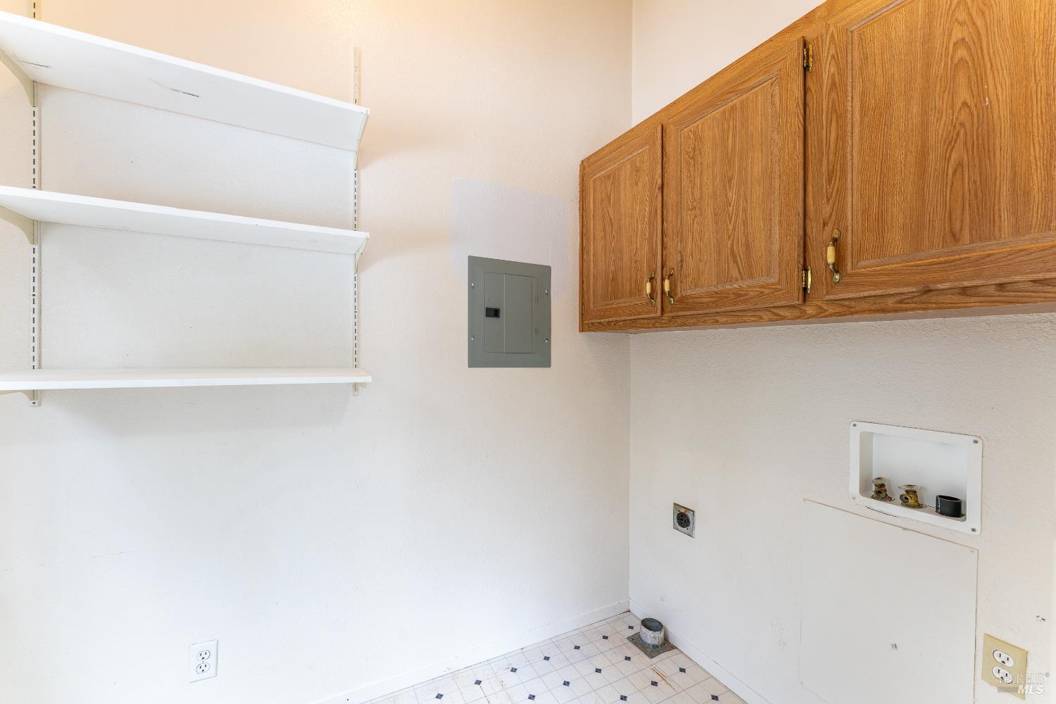 Detail Gallery Image 11 of 27 For 5751 Ridgewood Rd, Willits,  CA 95490 - 3 Beds | 2 Baths