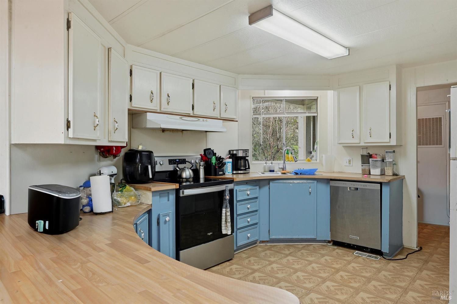 Detail Gallery Image 8 of 30 For 3114 Manzanita Rd, Nice,  CA 95464 - 3 Beds | 2 Baths