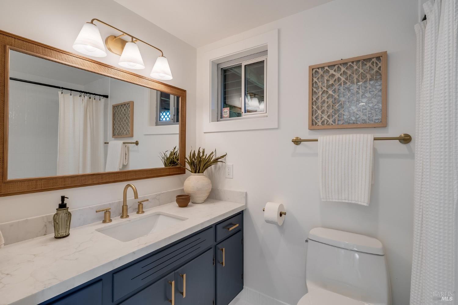 Detail Gallery Image 52 of 92 For 58 Lower North Ter, Tiburon,  CA 94920 - 5 Beds | 3/1 Baths