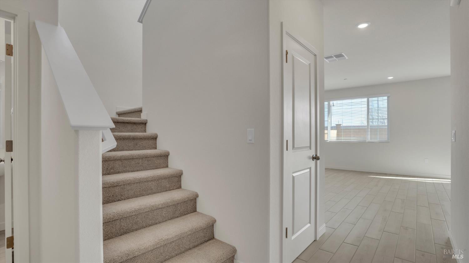 Detail Gallery Image 7 of 42 For 862 Telford Dr, Vacaville,  CA 95687 - 3 Beds | 2/1 Baths