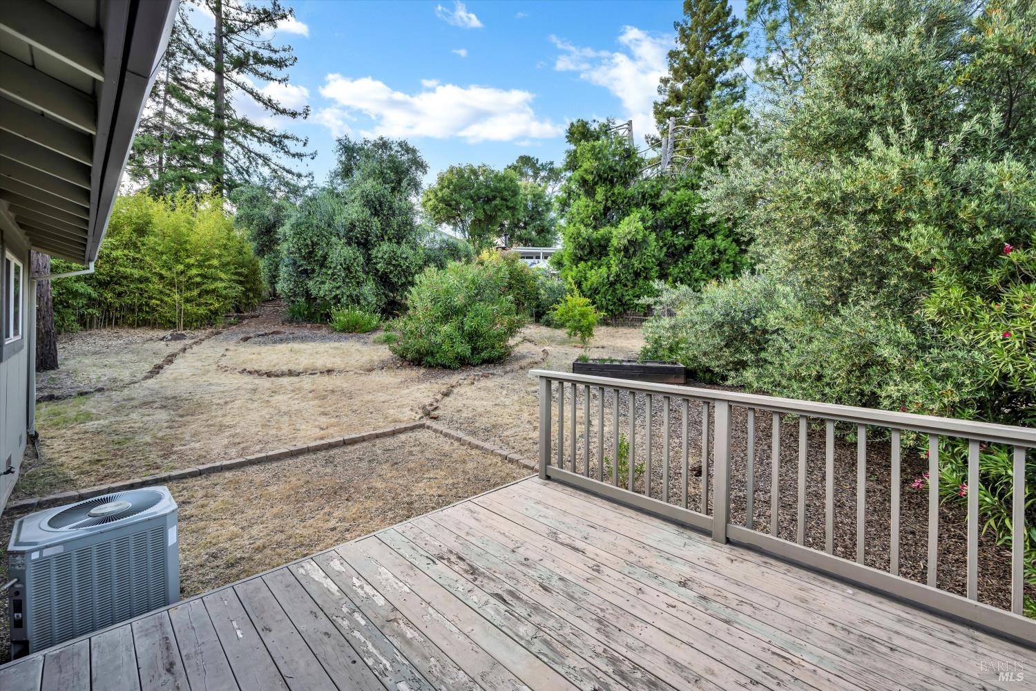 Detail Gallery Image 44 of 47 For 18528 N Shore Dr, Hidden Valley Lake,  CA 95467 - 3 Beds | 3 Baths