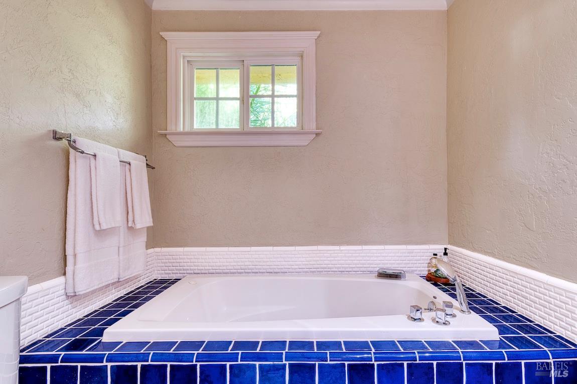 Detail Gallery Image 78 of 85 For 101 H Ln, Novato,  CA 94945 - 5 Beds | 4/1 Baths