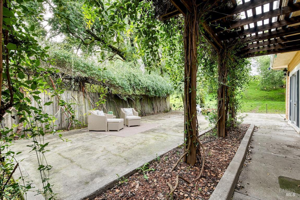 Detail Gallery Image 52 of 85 For 101 H Ln, Novato,  CA 94945 - 5 Beds | 4/1 Baths