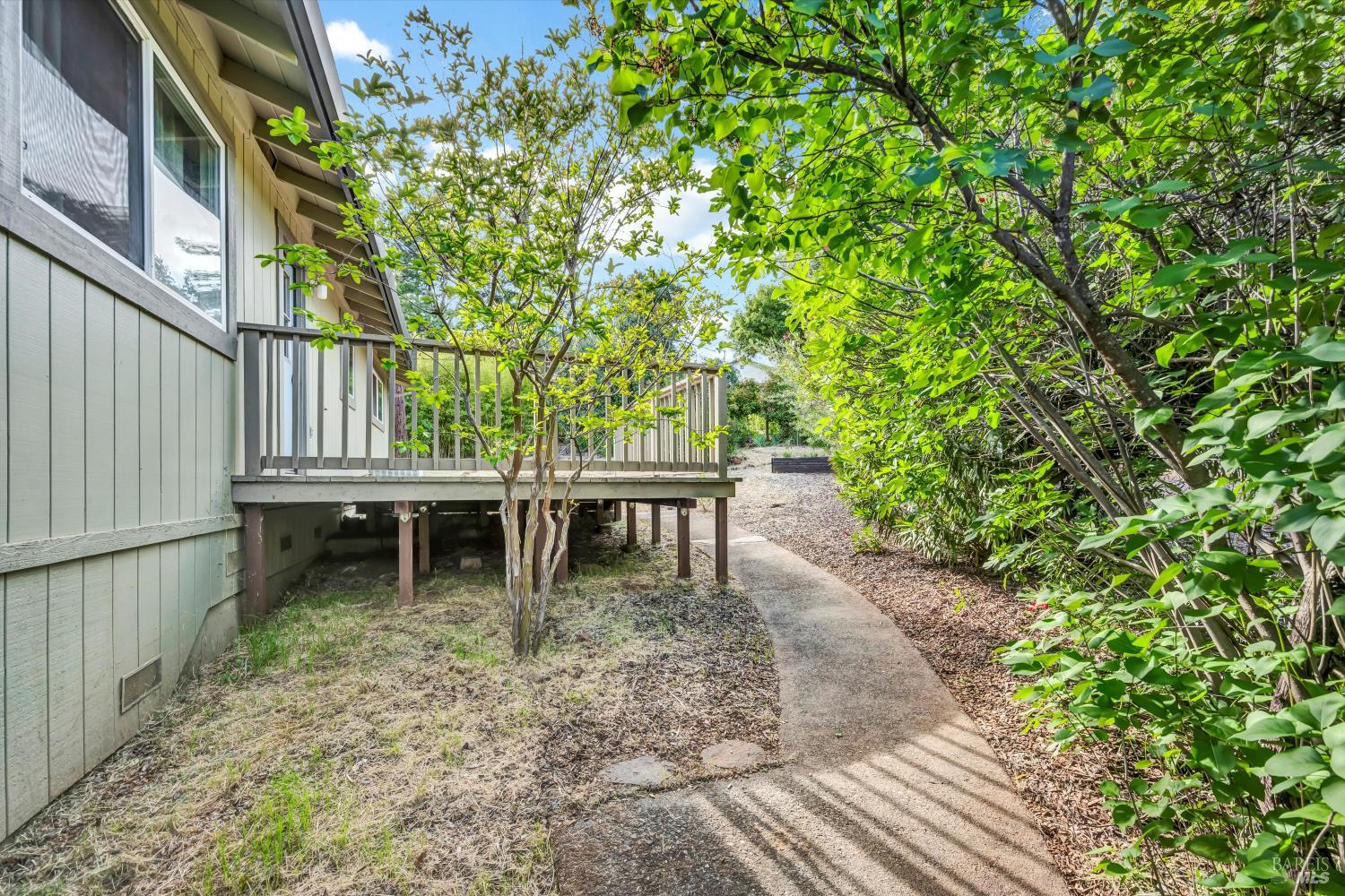 Detail Gallery Image 39 of 47 For 18528 N Shore Dr, Hidden Valley Lake,  CA 95467 - 3 Beds | 3 Baths