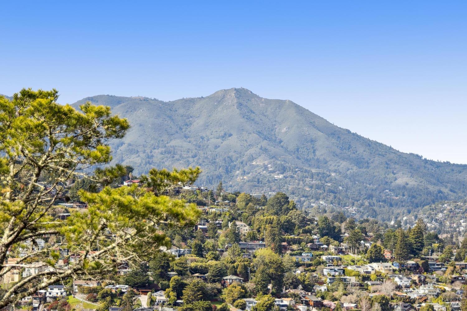 Detail Gallery Image 17 of 51 For 167 Headlands Ct, Sausalito,  CA 94965 - 2 Beds | 2/1 Baths