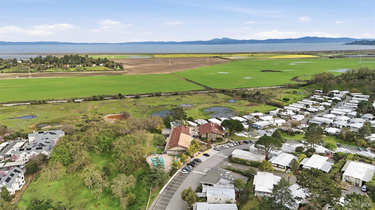 Detail Gallery Image 46 of 58 For 15 Scenic Dr, Novato,  CA 94949 - 2 Beds | 2 Baths