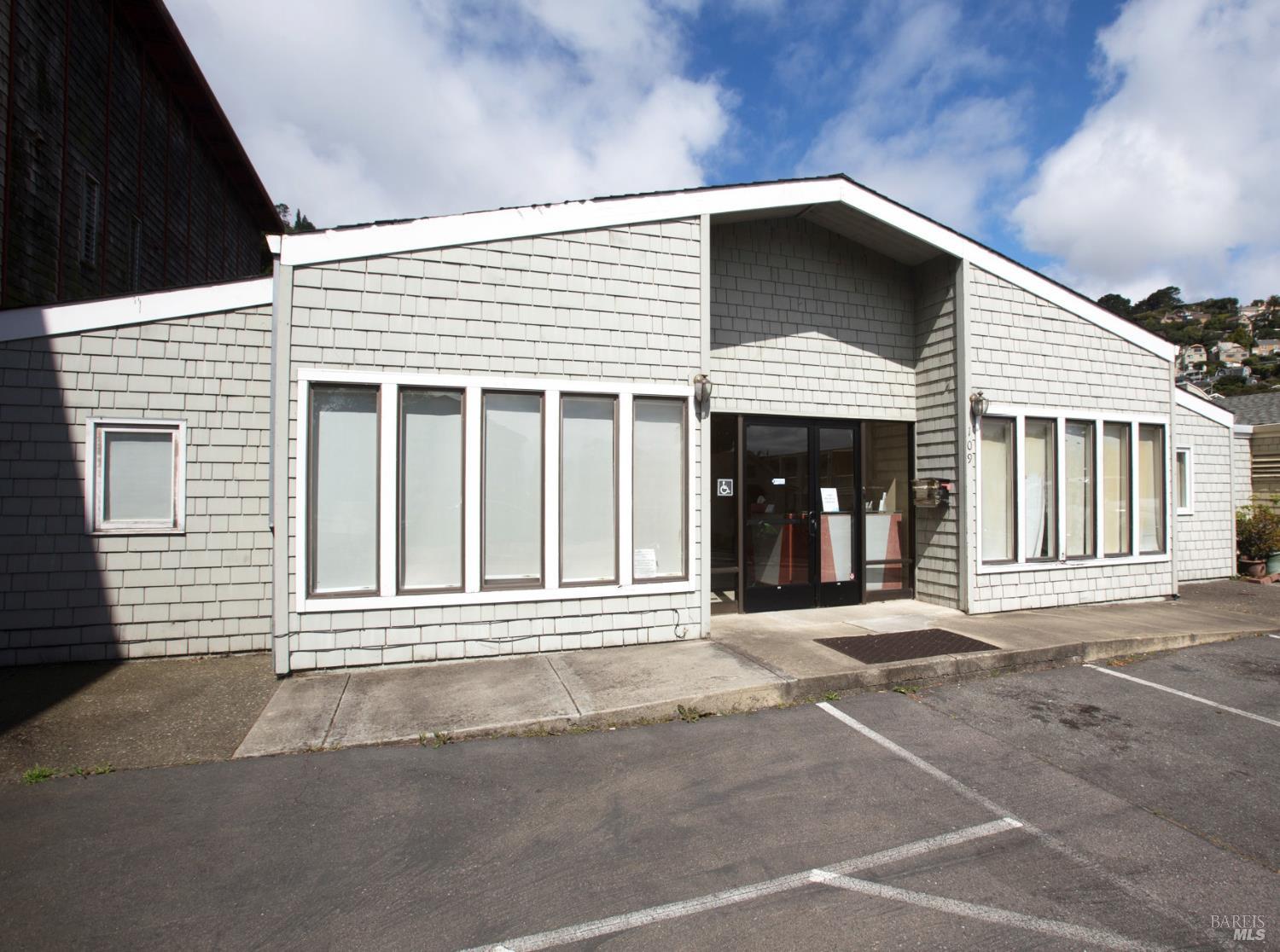 Detail Gallery Image 2 of 3 For 109 2nd St, Sausalito,  CA 94965 - – Beds | – Baths