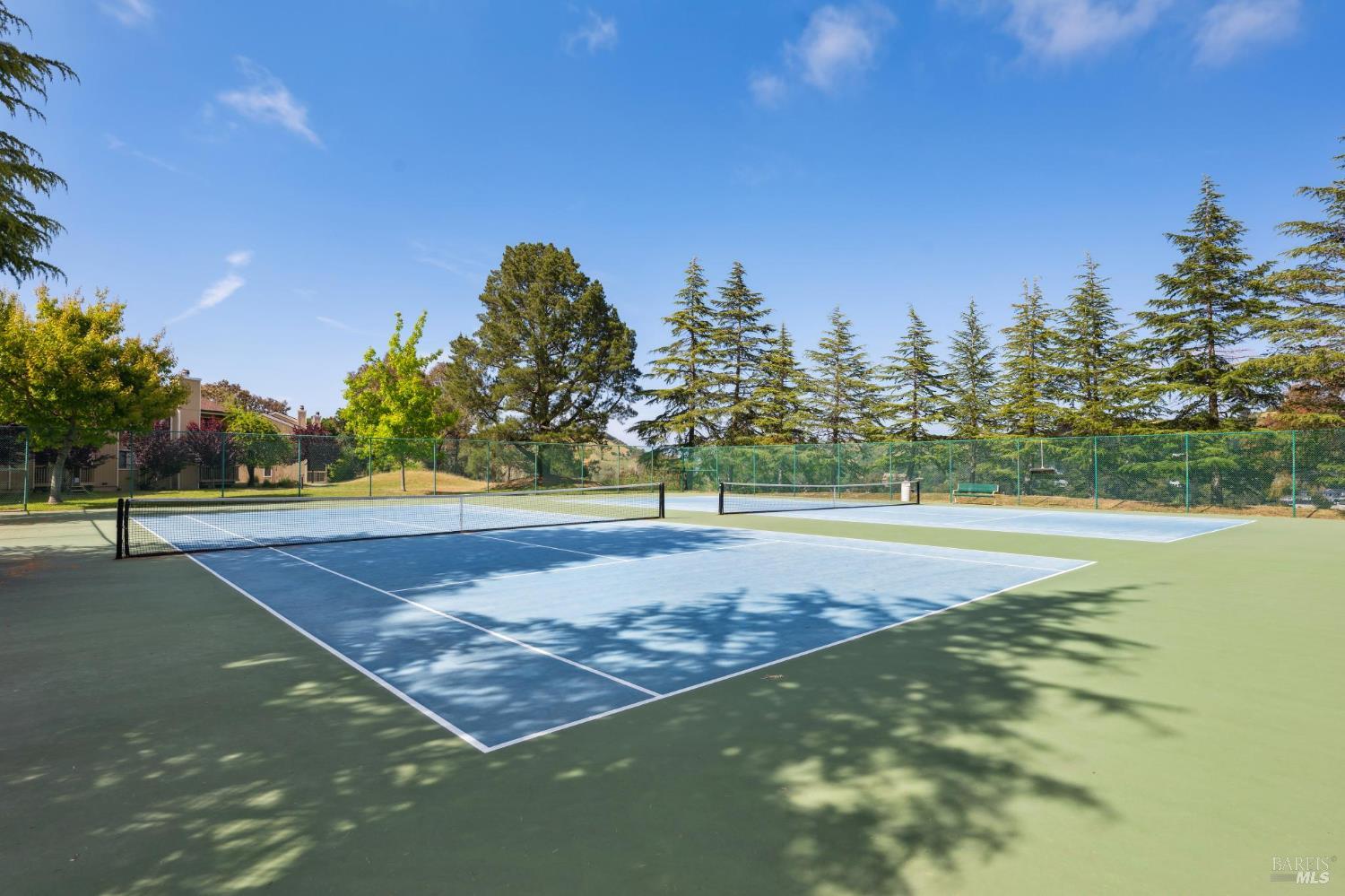 Detail Gallery Image 30 of 32 For 35 Wordsworth Ct, Mill Valley,  CA 94941 - 2 Beds | 1/1 Baths