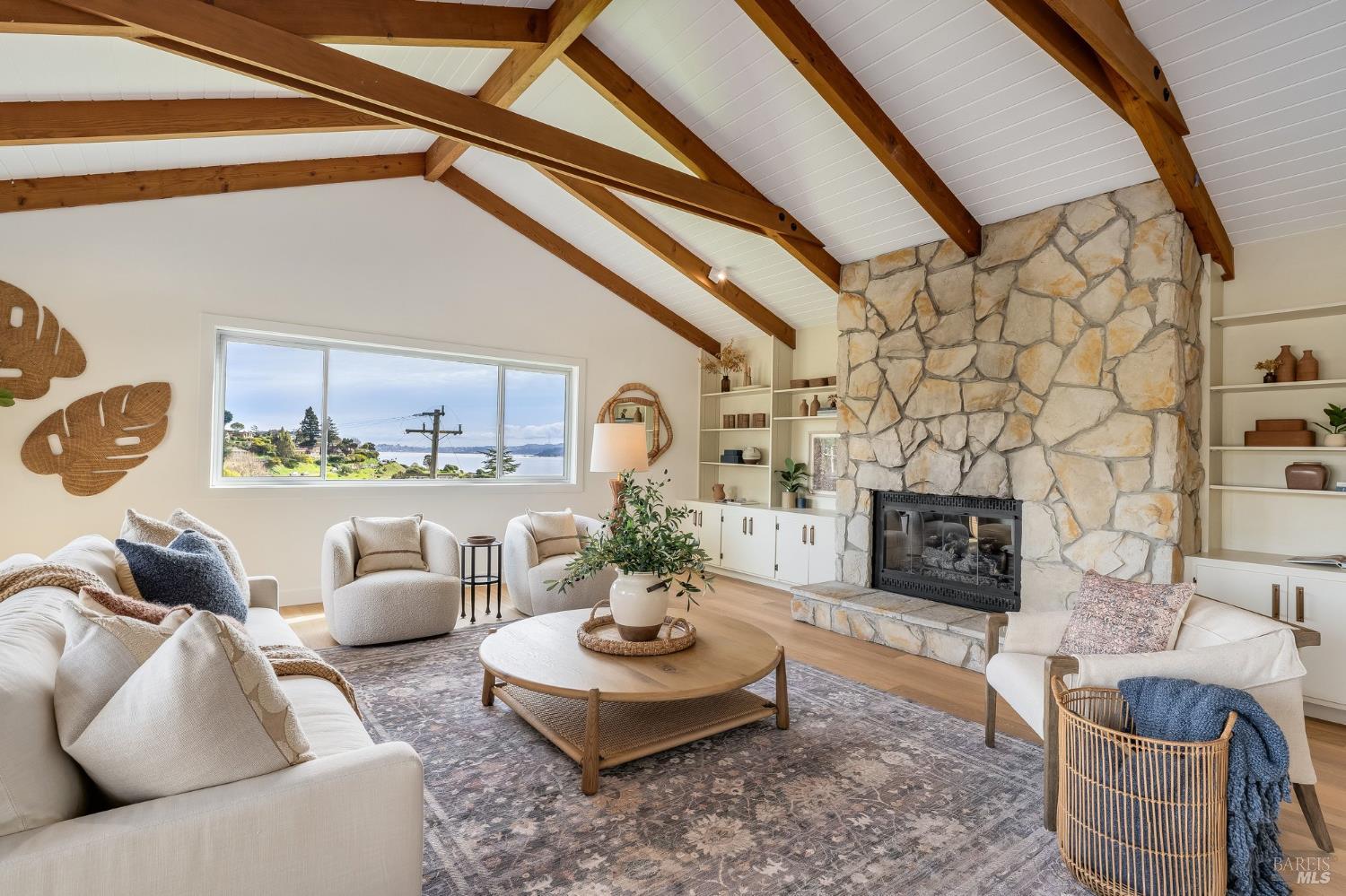 Detail Gallery Image 24 of 92 For 58 Lower North Ter, Tiburon,  CA 94920 - 5 Beds | 3/1 Baths