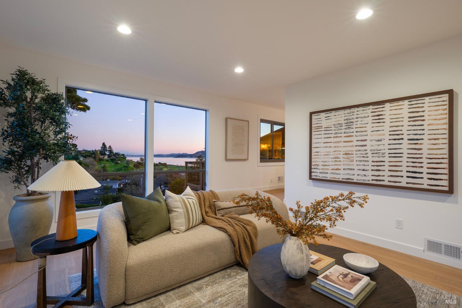Detail Gallery Image 73 of 92 For 58 Lower North Ter, Tiburon,  CA 94920 - 5 Beds | 3/1 Baths
