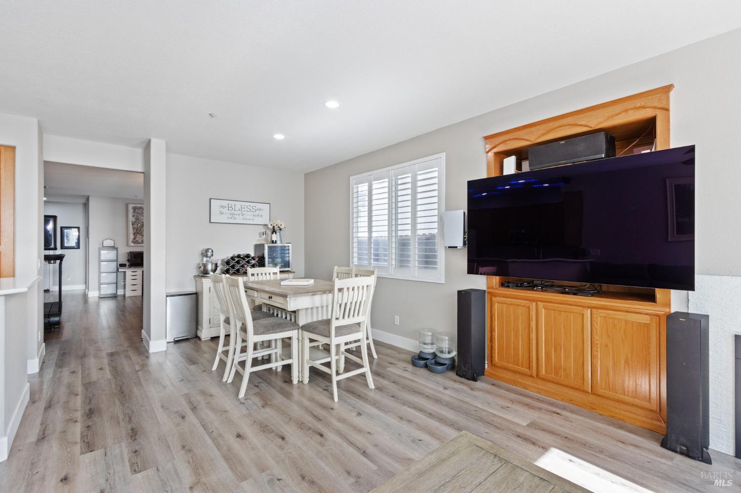 Detail Gallery Image 15 of 48 For 4413 Meadow Valley Cir, Fairfield,  CA 94534 - 4 Beds | 2 Baths