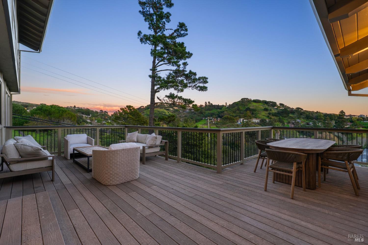 Detail Gallery Image 69 of 92 For 58 Lower North Ter, Tiburon,  CA 94920 - 5 Beds | 3/1 Baths