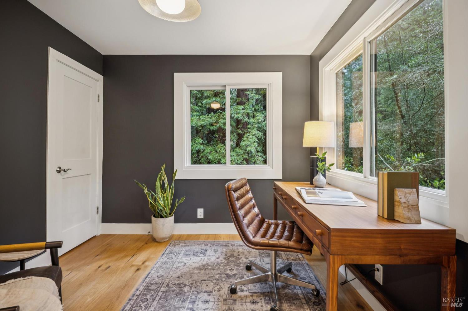 Detail Gallery Image 9 of 24 For 481 Cascade Dr, Mill Valley,  CA 94941 - 4 Beds | 3/1 Baths