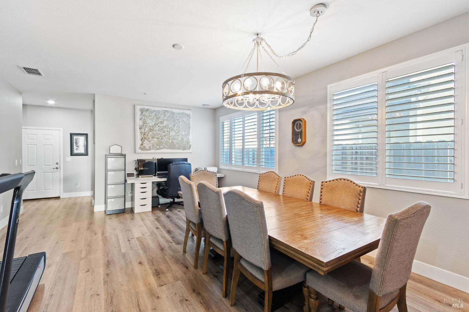 Detail Gallery Image 7 of 48 For 4413 Meadow Valley Cir, Fairfield,  CA 94534 - 4 Beds | 2 Baths