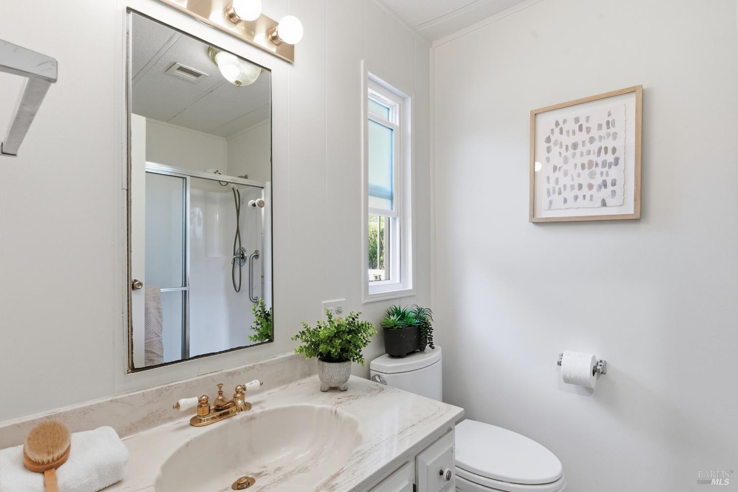 Detail Gallery Image 27 of 58 For 15 Scenic Dr, Novato,  CA 94949 - 2 Beds | 2 Baths