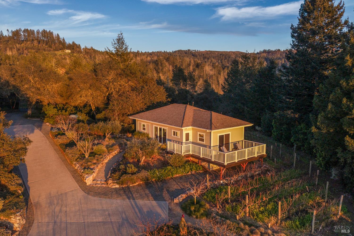 Detail Gallery Image 33 of 51 For 2557 Trinity Rd, Glen Ellen,  CA 95442 - 4 Beds | 5/1 Baths