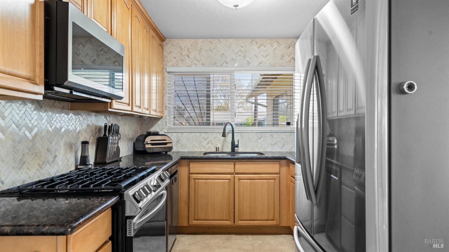 Detail Gallery Image 10 of 40 For 1206 Ricky Ct, Suisun City,  CA 94585 - 3 Beds | 2 Baths