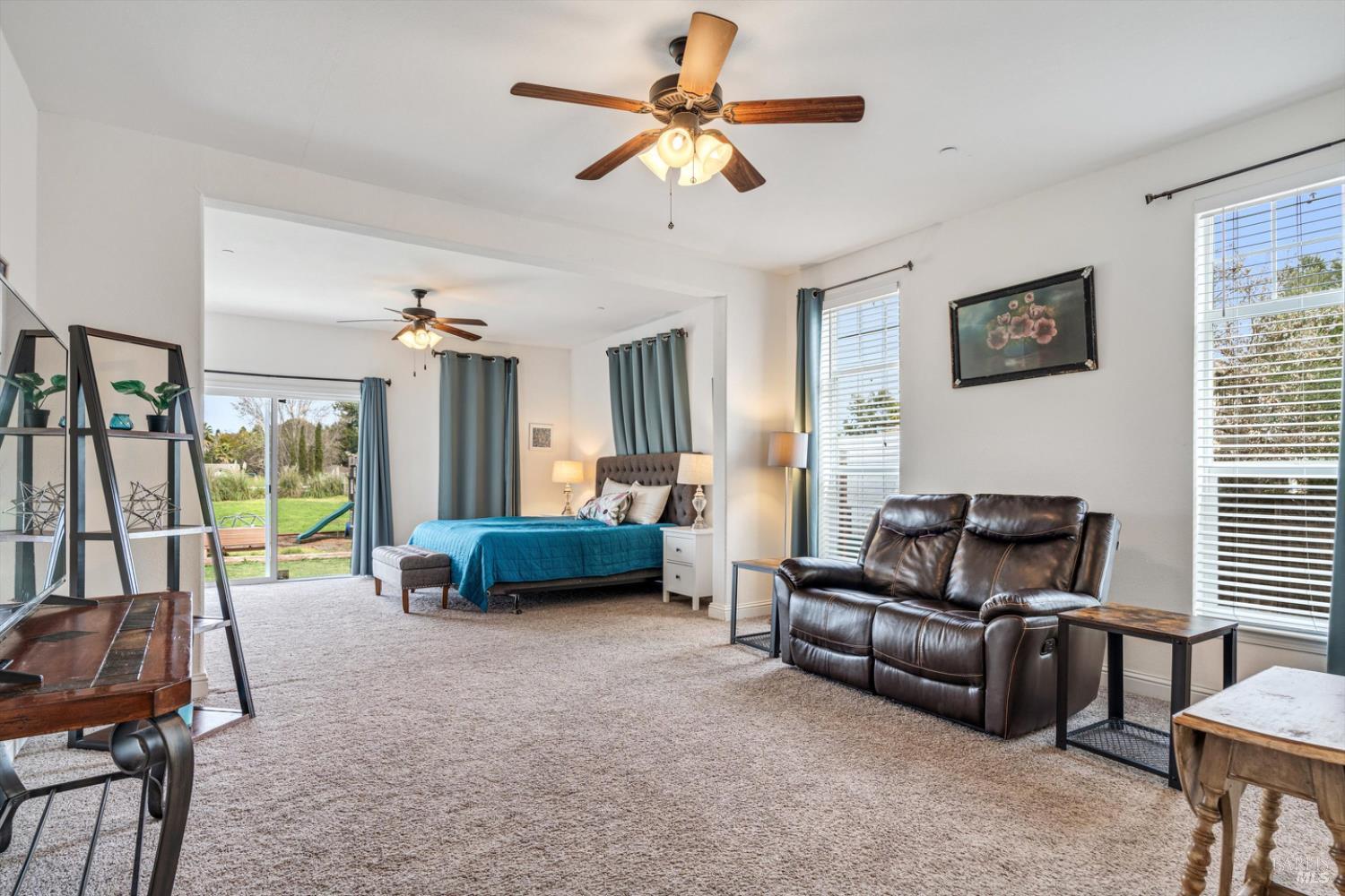 Detail Gallery Image 14 of 38 For 1707 Weiss Ln, Penngrove,  CA 94951 - 5 Beds | 3 Baths