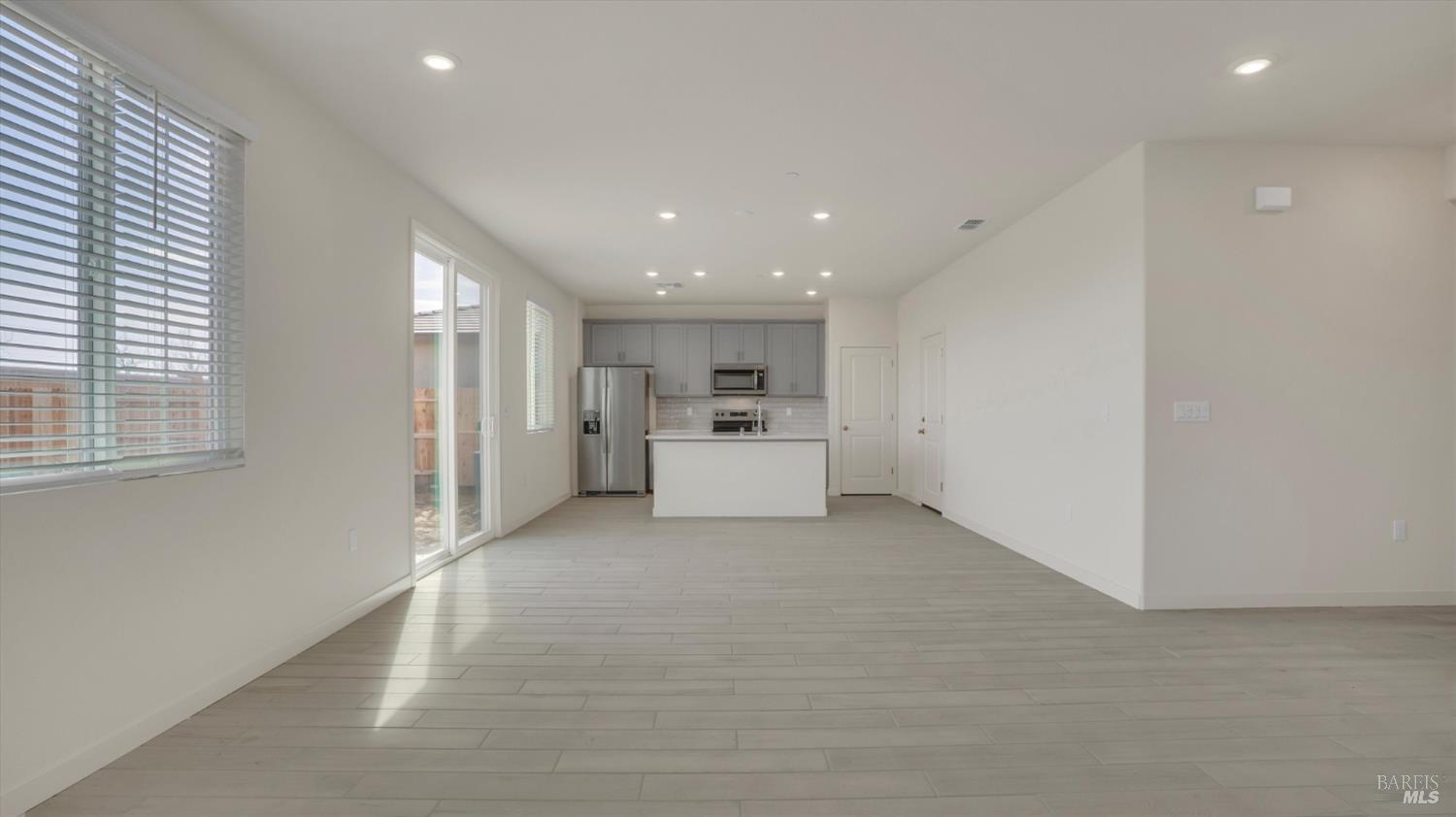 Detail Gallery Image 10 of 42 For 862 Telford Dr, Vacaville,  CA 95687 - 3 Beds | 2/1 Baths