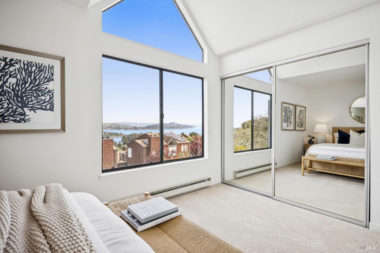 Detail Gallery Image 40 of 51 For 167 Headlands Ct, Sausalito,  CA 94965 - 2 Beds | 2/1 Baths