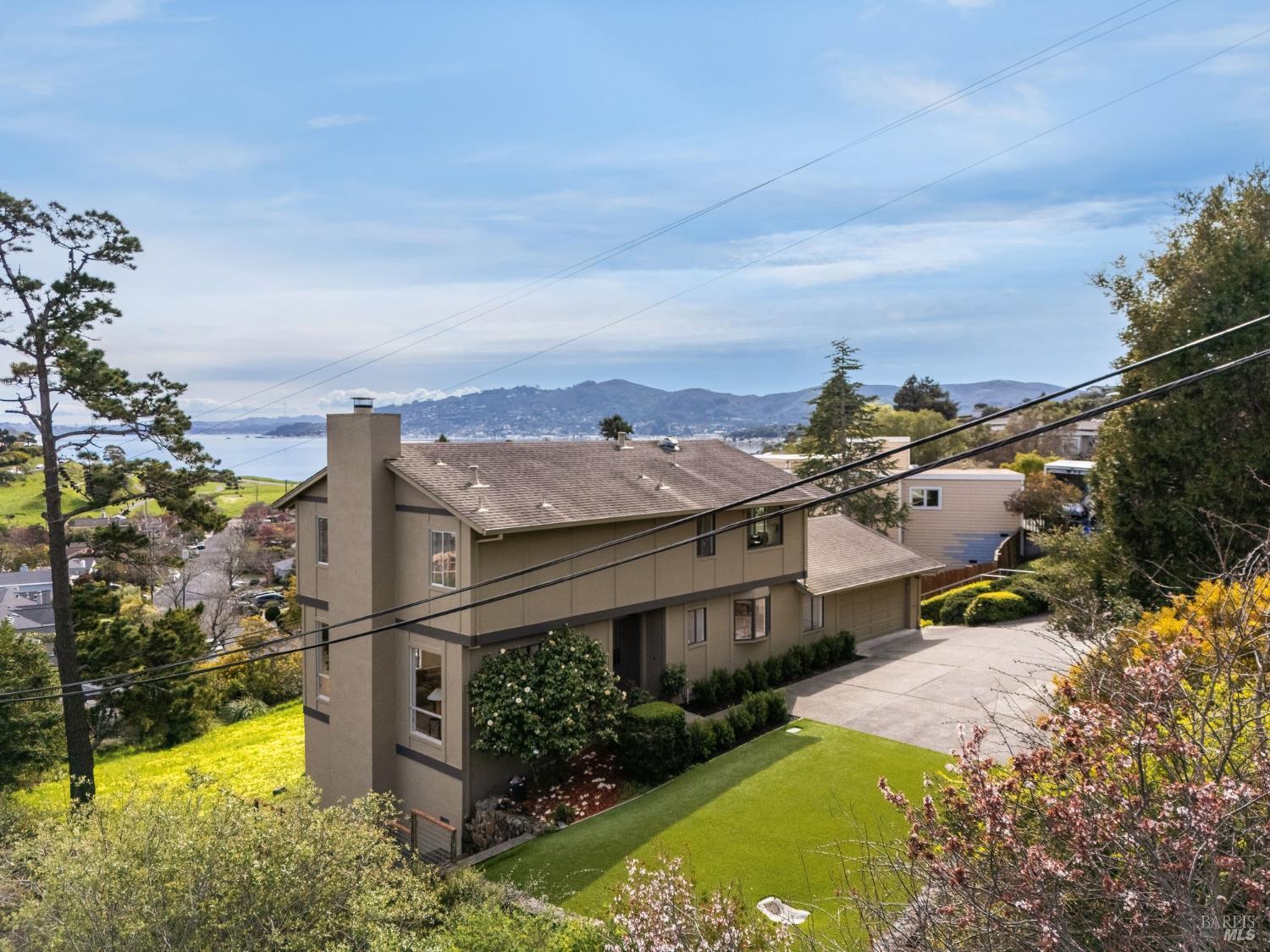 Detail Gallery Image 81 of 92 For 58 Lower North Ter, Tiburon,  CA 94920 - 5 Beds | 3/1 Baths