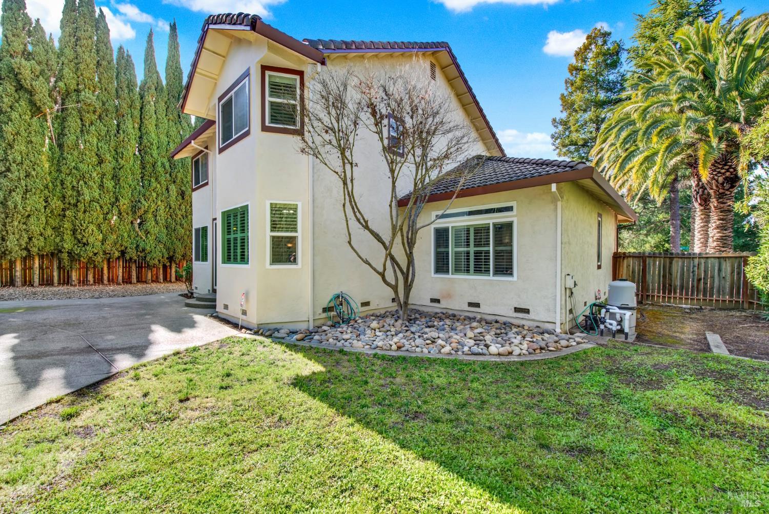 Detail Gallery Image 43 of 60 For 155 Fallen Leaf Dr, Vacaville,  CA 95687 - 4 Beds | 3 Baths