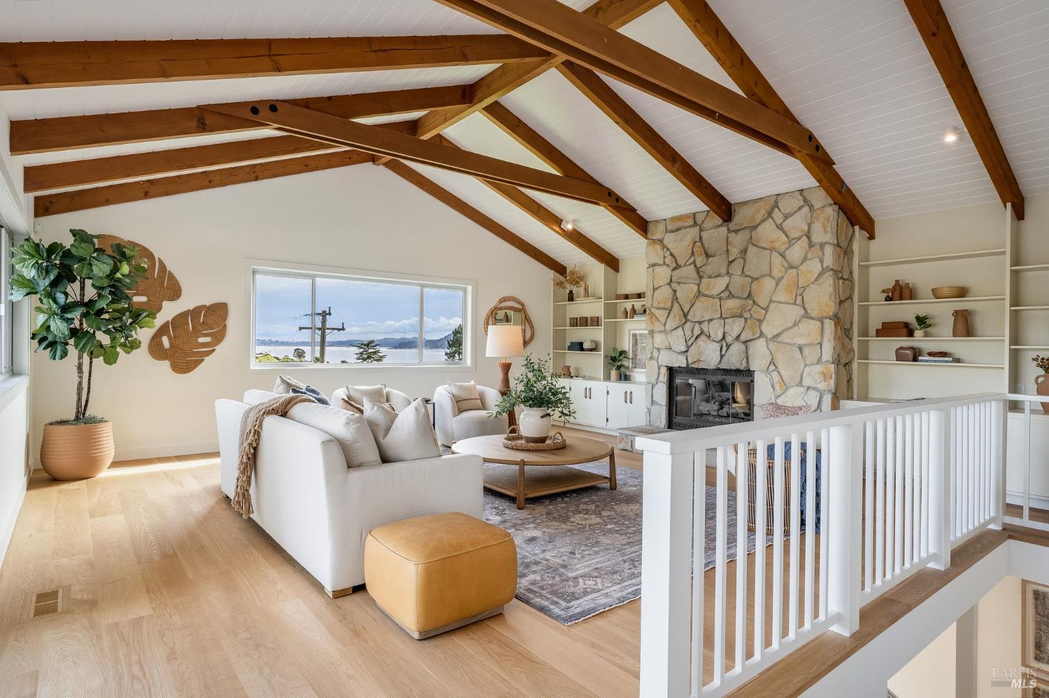 Detail Gallery Image 23 of 92 For 58 Lower North Ter, Tiburon,  CA 94920 - 5 Beds | 3/1 Baths