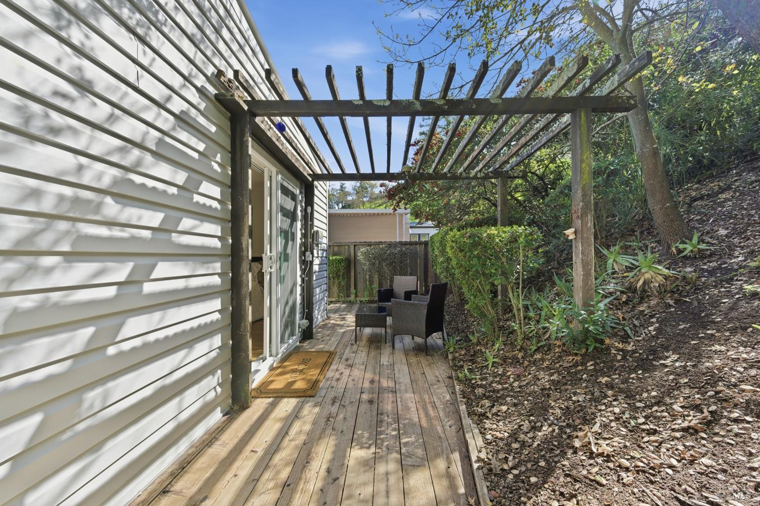 Detail Gallery Image 31 of 58 For 15 Scenic Dr, Novato,  CA 94949 - 2 Beds | 2 Baths