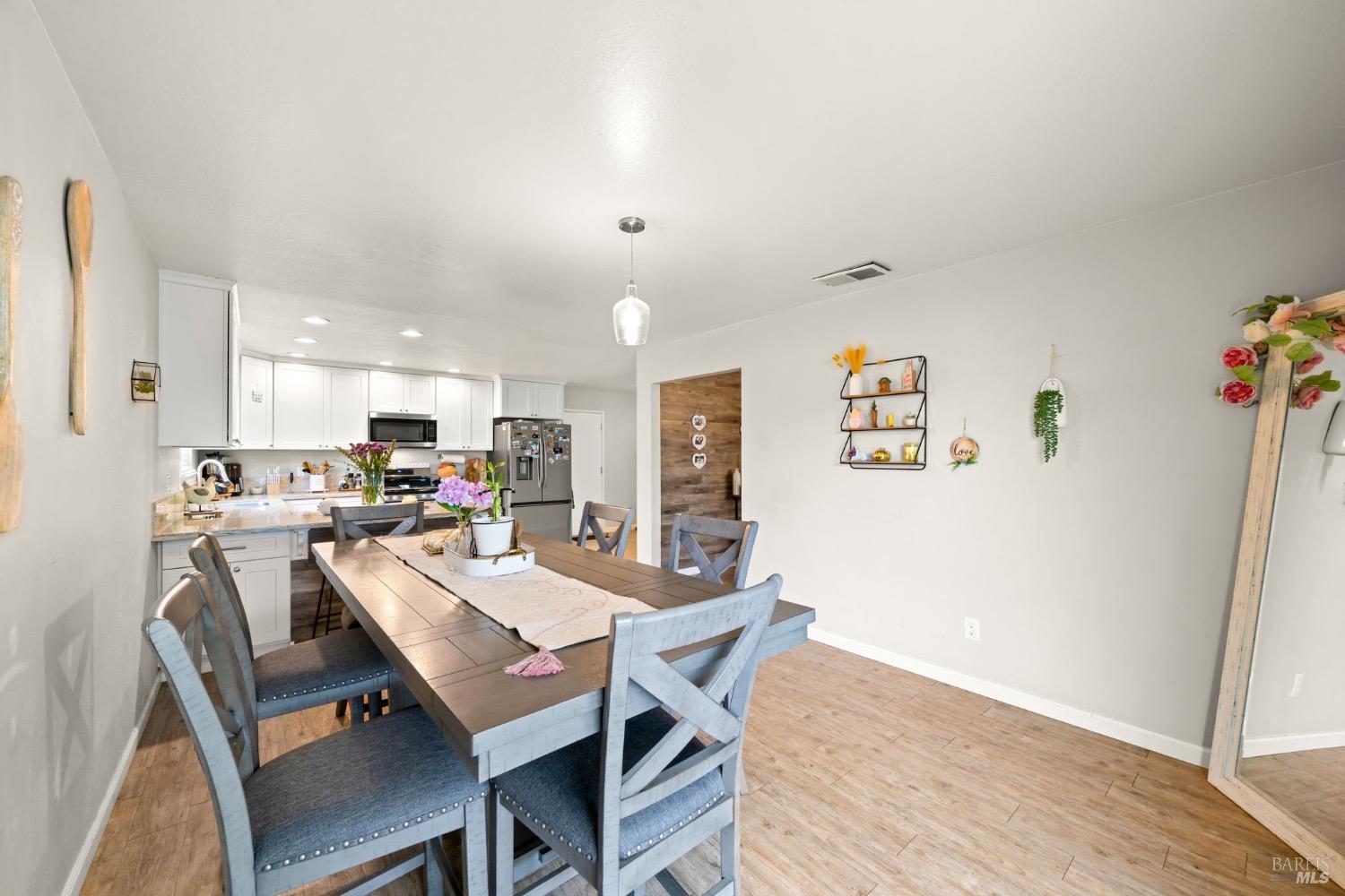 Detail Gallery Image 9 of 30 For 610 Sierra Dr, Dixon,  CA 95620 - 3 Beds | 2 Baths