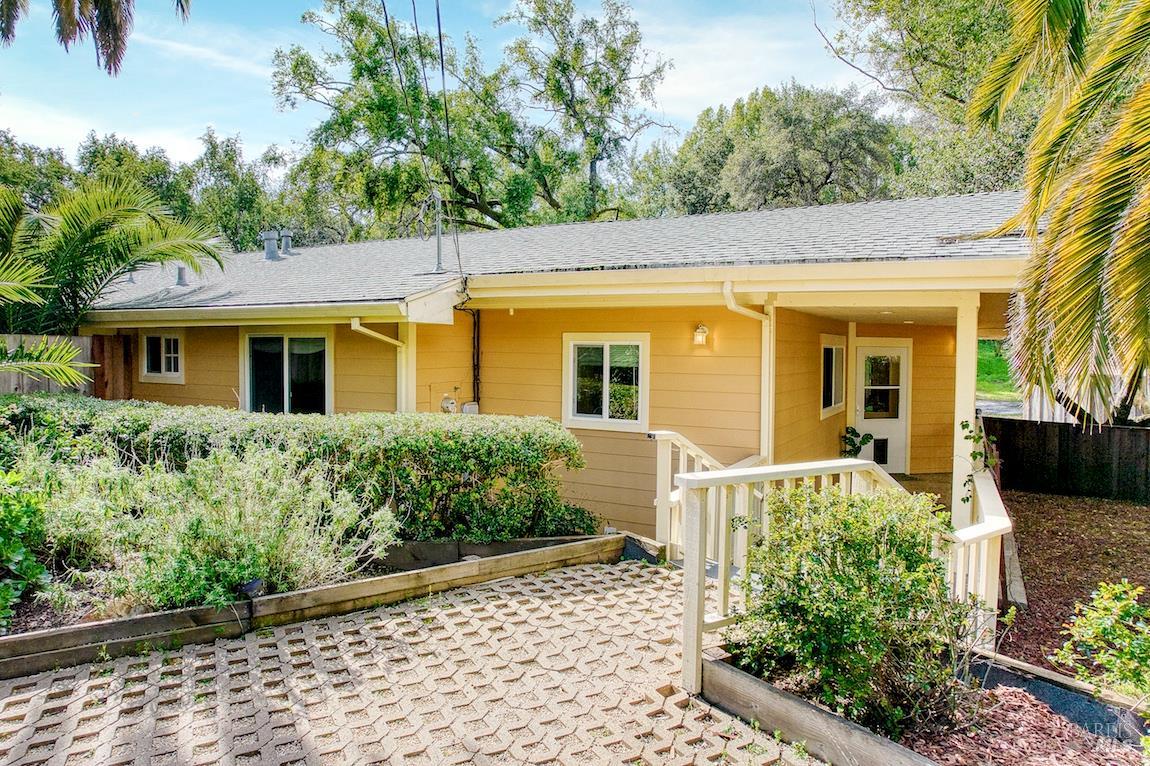 Detail Gallery Image 5 of 85 For 101 H Ln, Novato,  CA 94945 - 5 Beds | 4/1 Baths