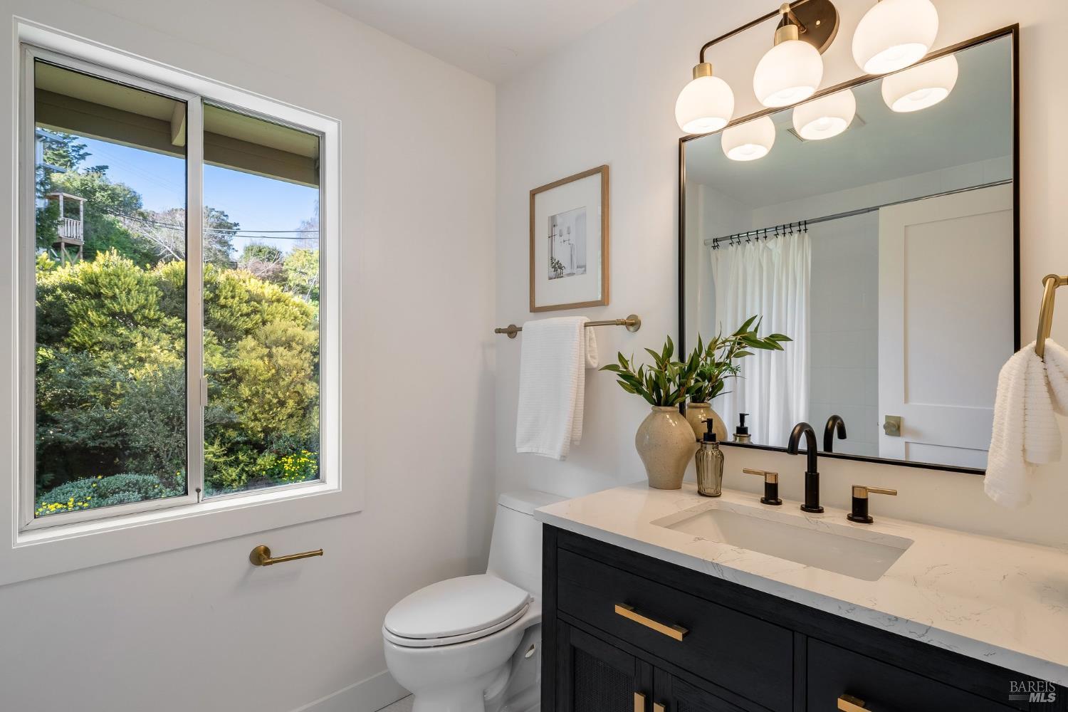 Detail Gallery Image 54 of 92 For 58 Lower North Ter, Tiburon,  CA 94920 - 5 Beds | 3/1 Baths