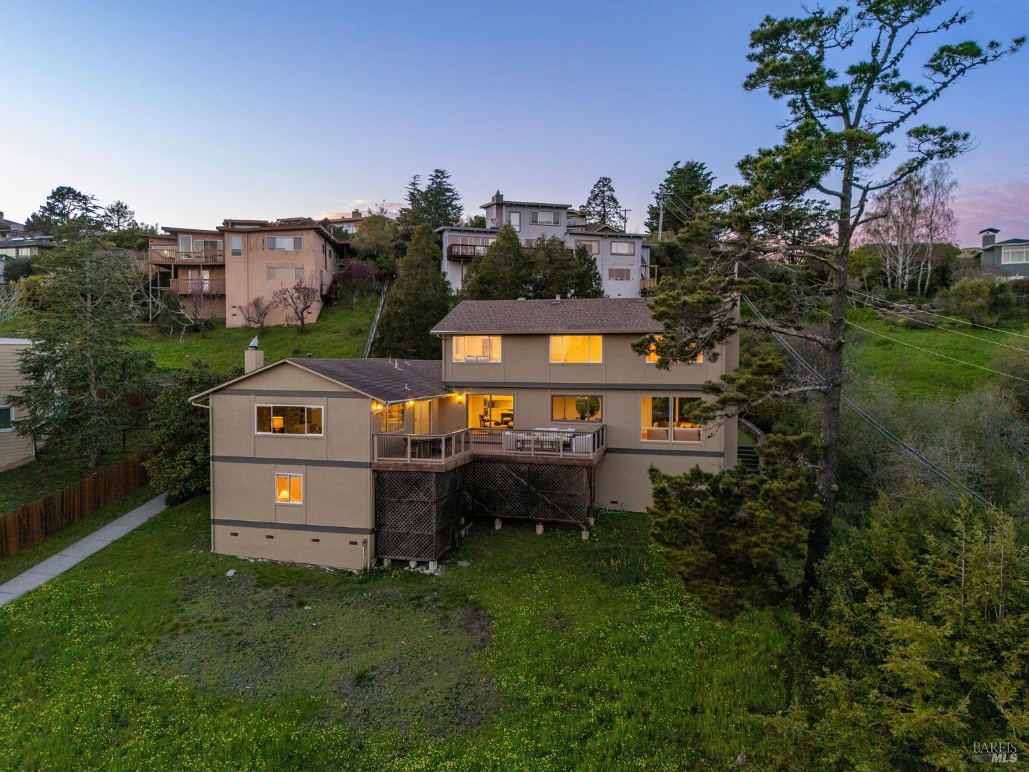 Detail Gallery Image 76 of 92 For 58 Lower North Ter, Tiburon,  CA 94920 - 5 Beds | 3/1 Baths