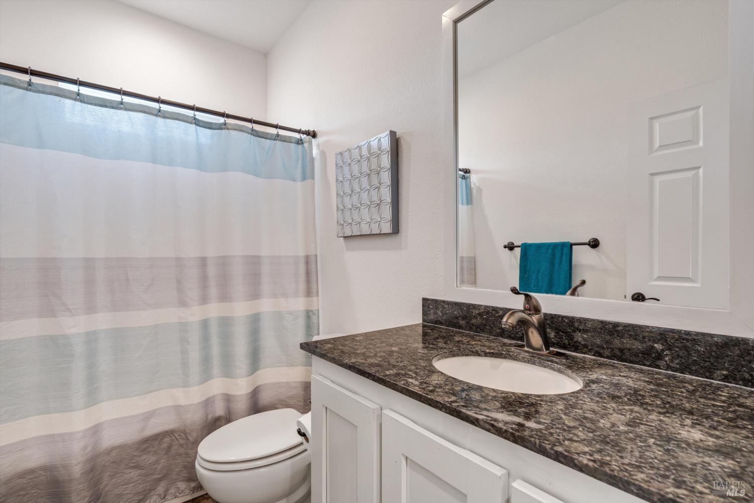 Detail Gallery Image 21 of 38 For 1707 Weiss Ln, Penngrove,  CA 94951 - 5 Beds | 3 Baths