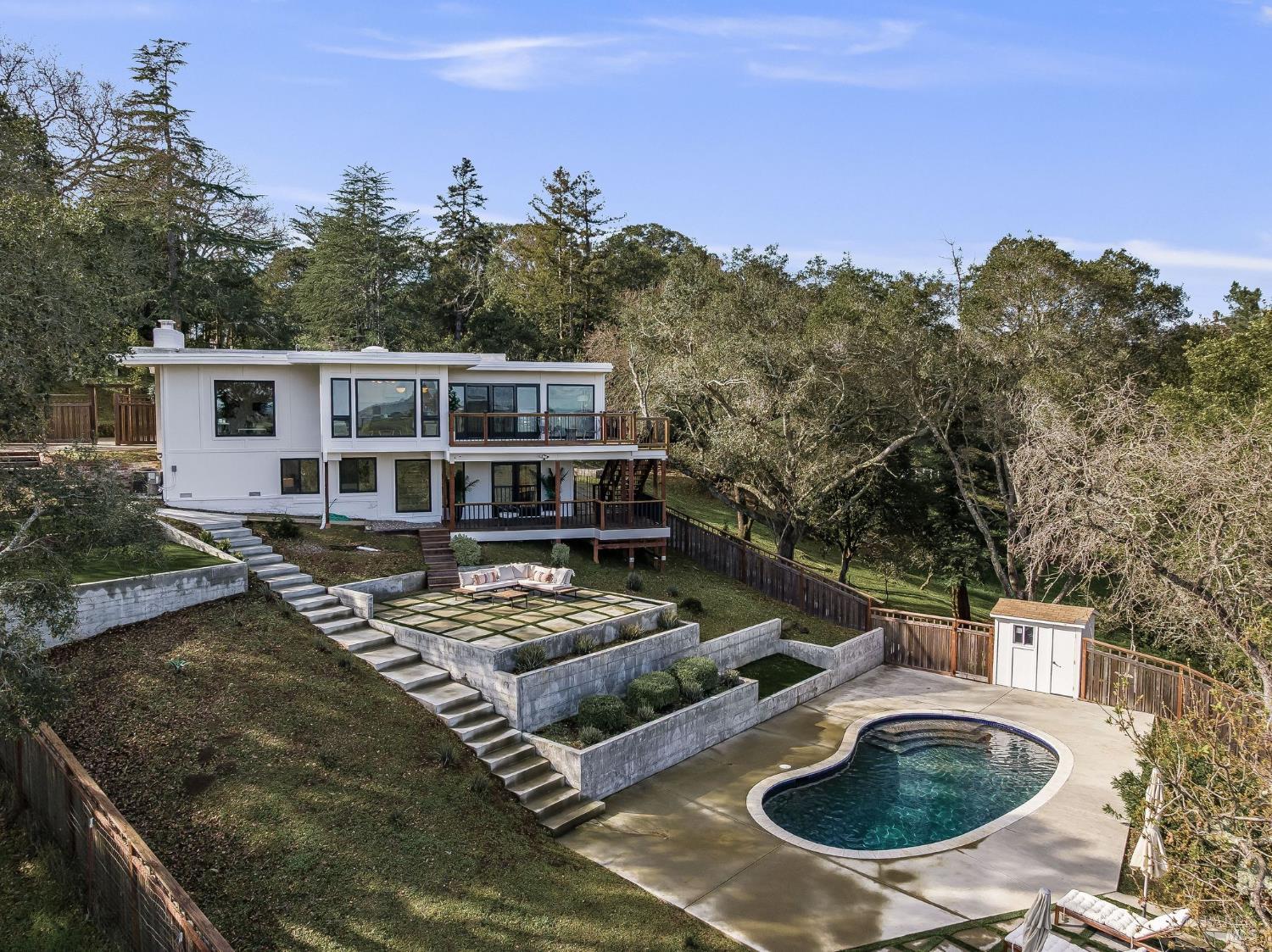 Detail Gallery Image 2 of 42 For 194 Maestro Rd, Novato,  CA 94947 - 4 Beds | 3 Baths