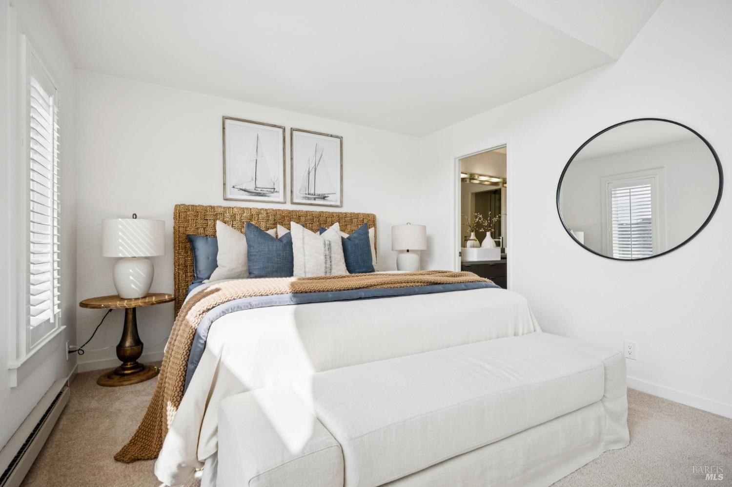 Detail Gallery Image 31 of 51 For 167 Headlands Ct, Sausalito,  CA 94965 - 2 Beds | 2/1 Baths