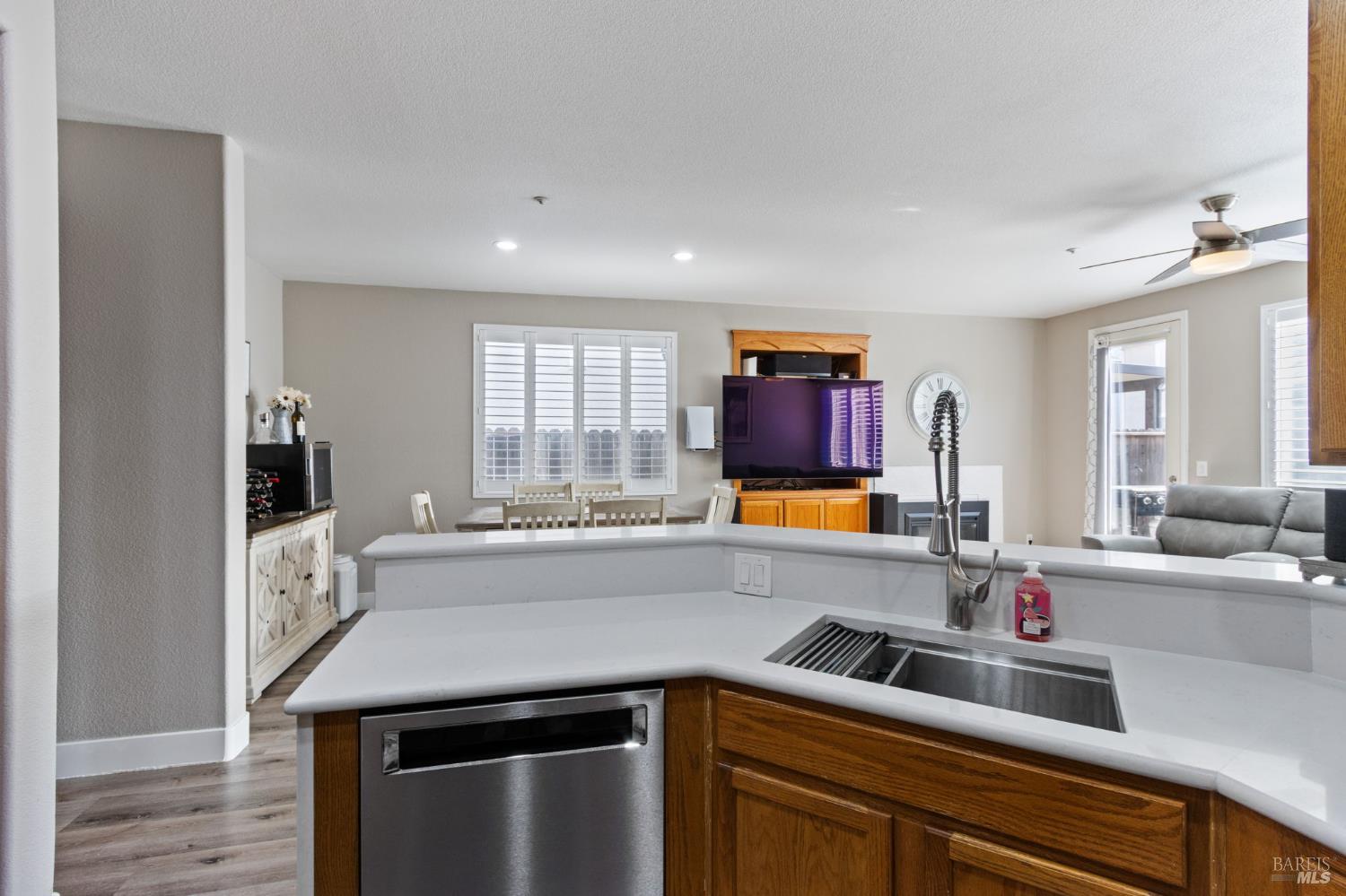 Detail Gallery Image 22 of 48 For 4413 Meadow Valley Cir, Fairfield,  CA 94534 - 4 Beds | 2 Baths