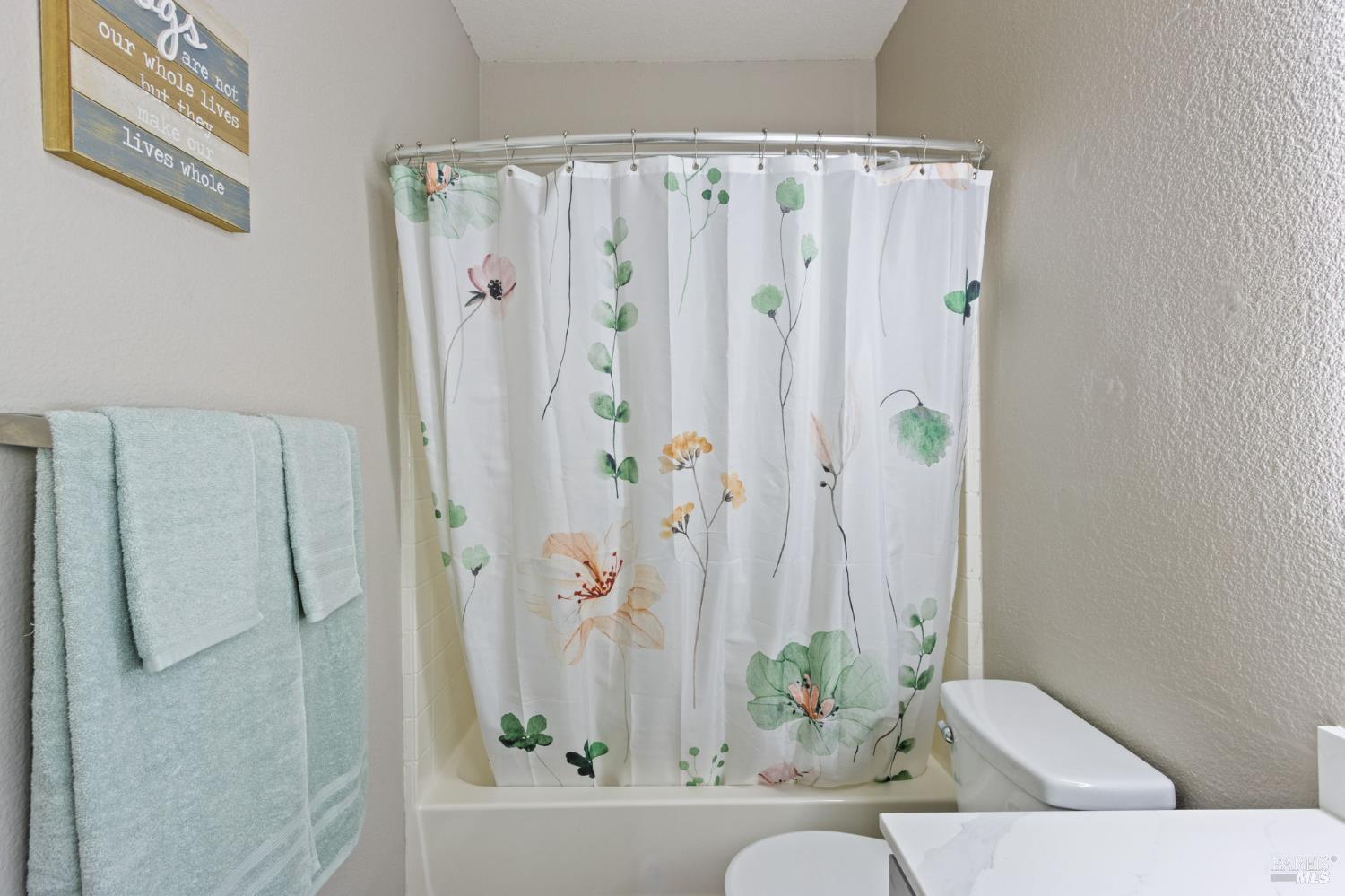 Detail Gallery Image 29 of 48 For 4413 Meadow Valley Cir, Fairfield,  CA 94534 - 4 Beds | 2 Baths