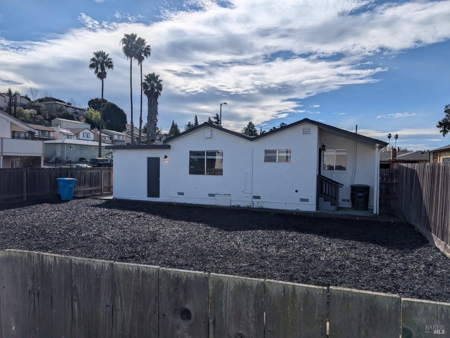 Detail Gallery Image 3 of 7 For 116 Encerti Ave, Vallejo,  CA 94589 - 2 Beds | 1 Baths