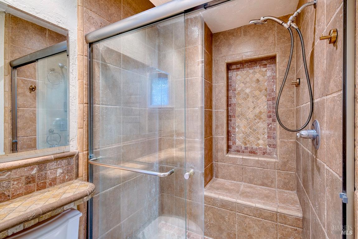 Detail Gallery Image 17 of 85 For 101 H Ln, Novato,  CA 94945 - 5 Beds | 4/1 Baths