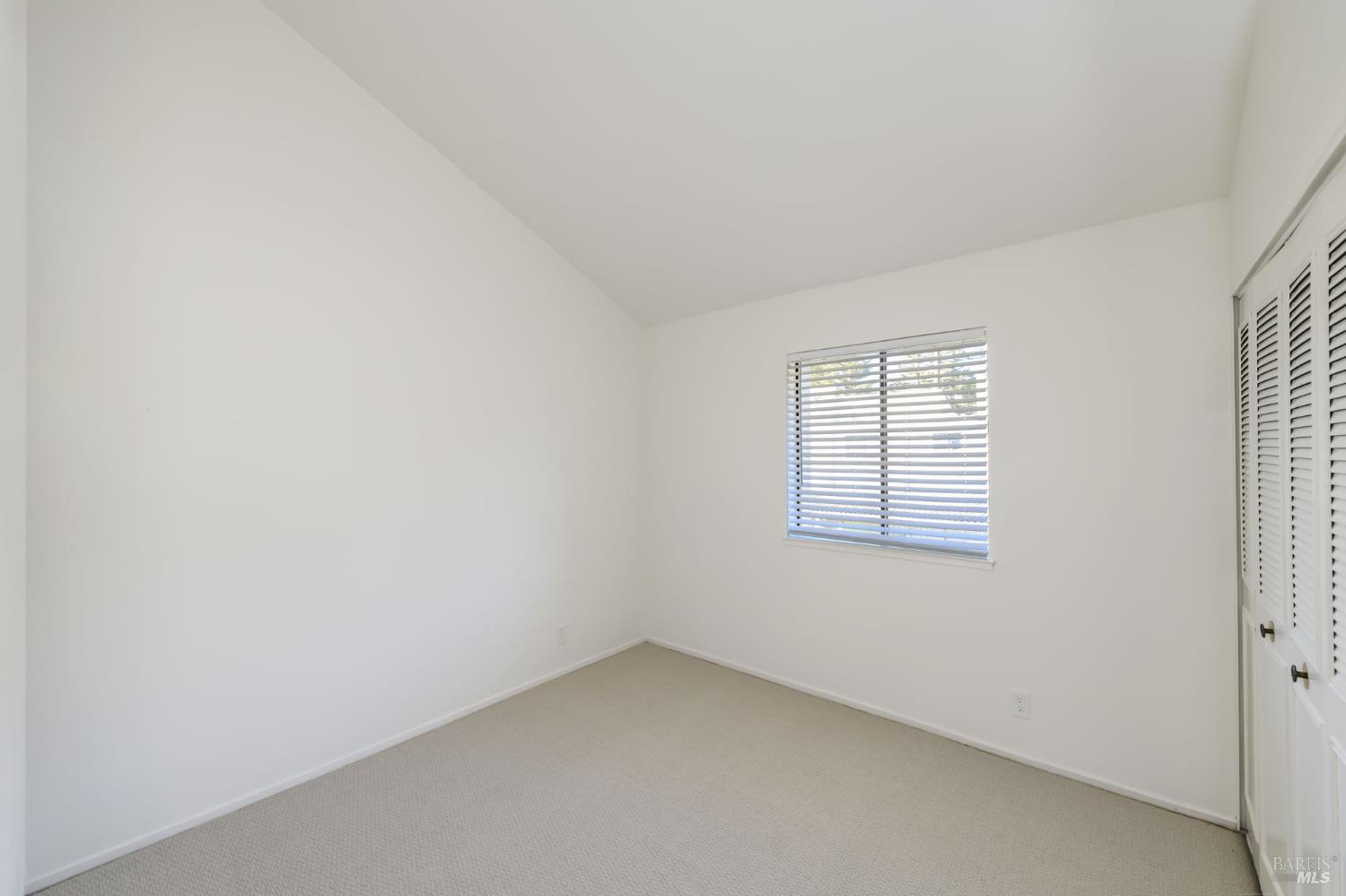 Detail Gallery Image 17 of 21 For 19 Manchester Ct, Novato,  CA 94947 - 2 Beds | 1/1 Baths