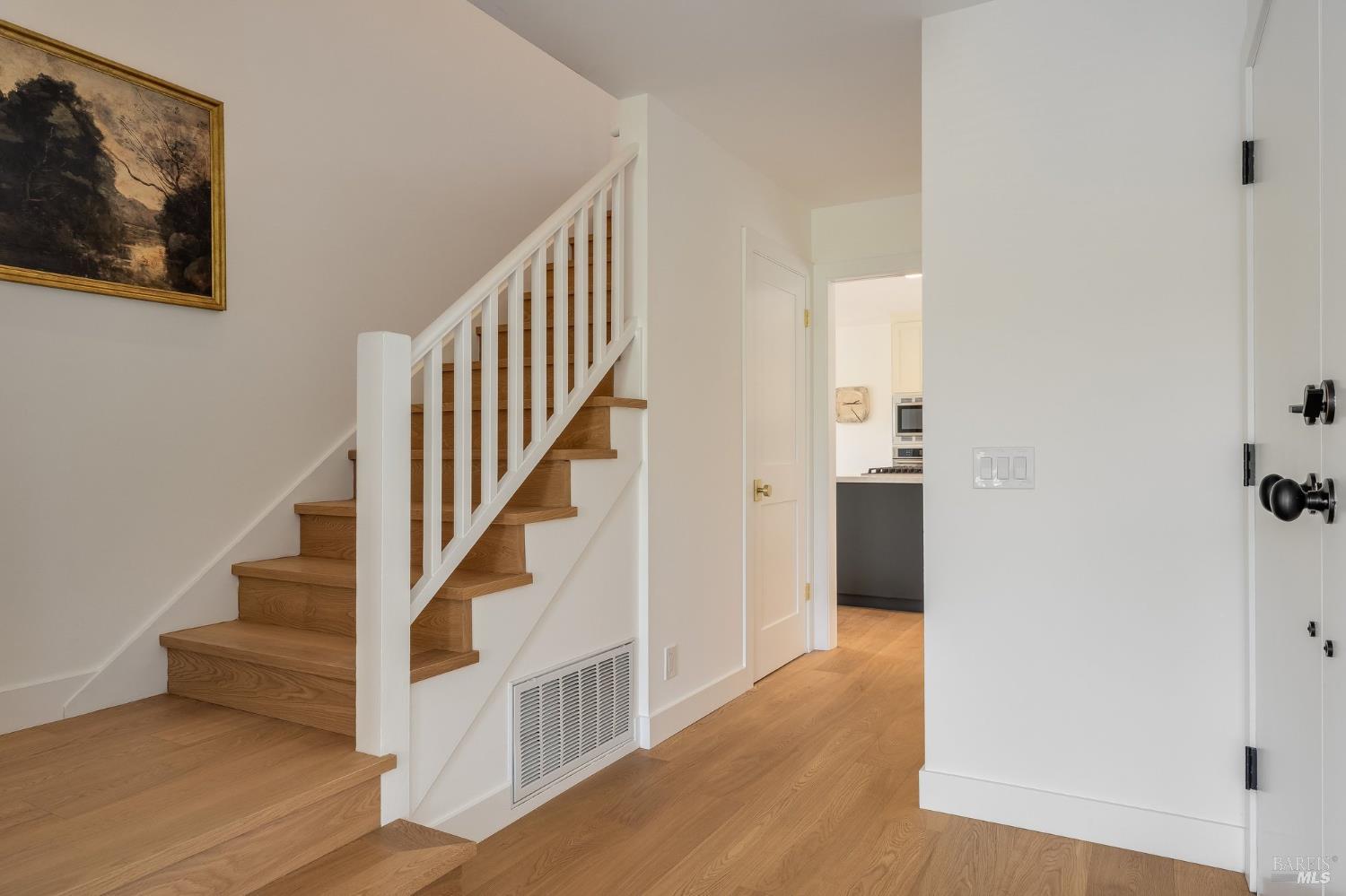 Detail Gallery Image 30 of 92 For 58 Lower North Ter, Tiburon,  CA 94920 - 5 Beds | 3/1 Baths