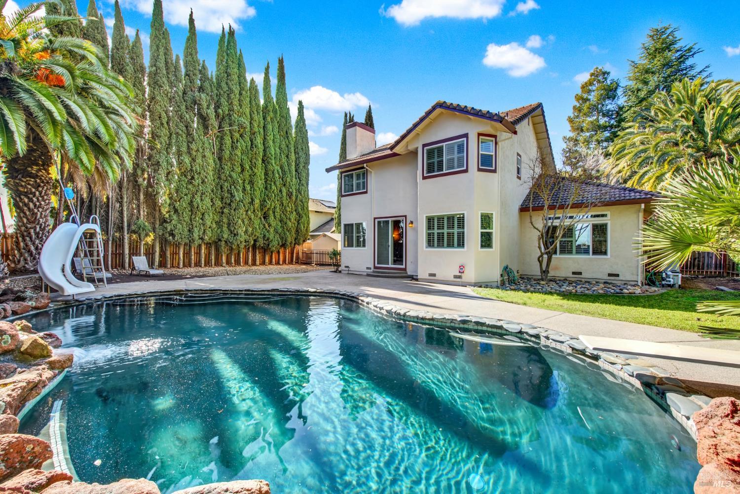 Detail Gallery Image 39 of 60 For 155 Fallen Leaf Dr, Vacaville,  CA 95687 - 4 Beds | 3 Baths