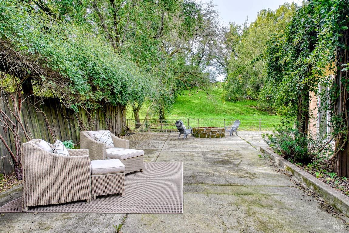 Detail Gallery Image 33 of 85 For 101 H Ln, Novato,  CA 94945 - 5 Beds | 4/1 Baths