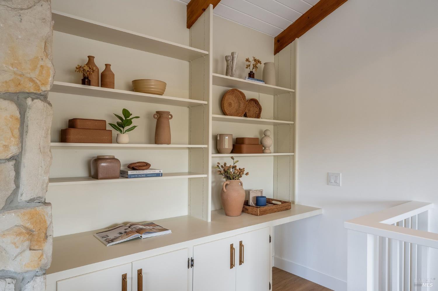 Detail Gallery Image 29 of 92 For 58 Lower North Ter, Tiburon,  CA 94920 - 5 Beds | 3/1 Baths