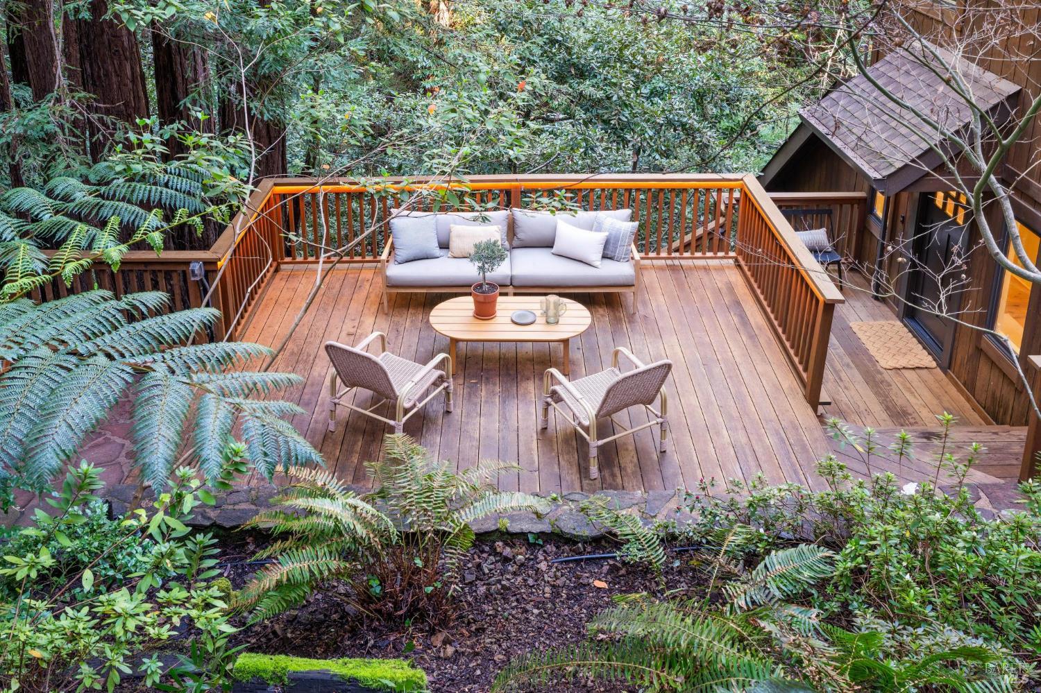 Detail Gallery Image 20 of 24 For 481 Cascade Dr, Mill Valley,  CA 94941 - 4 Beds | 3/1 Baths