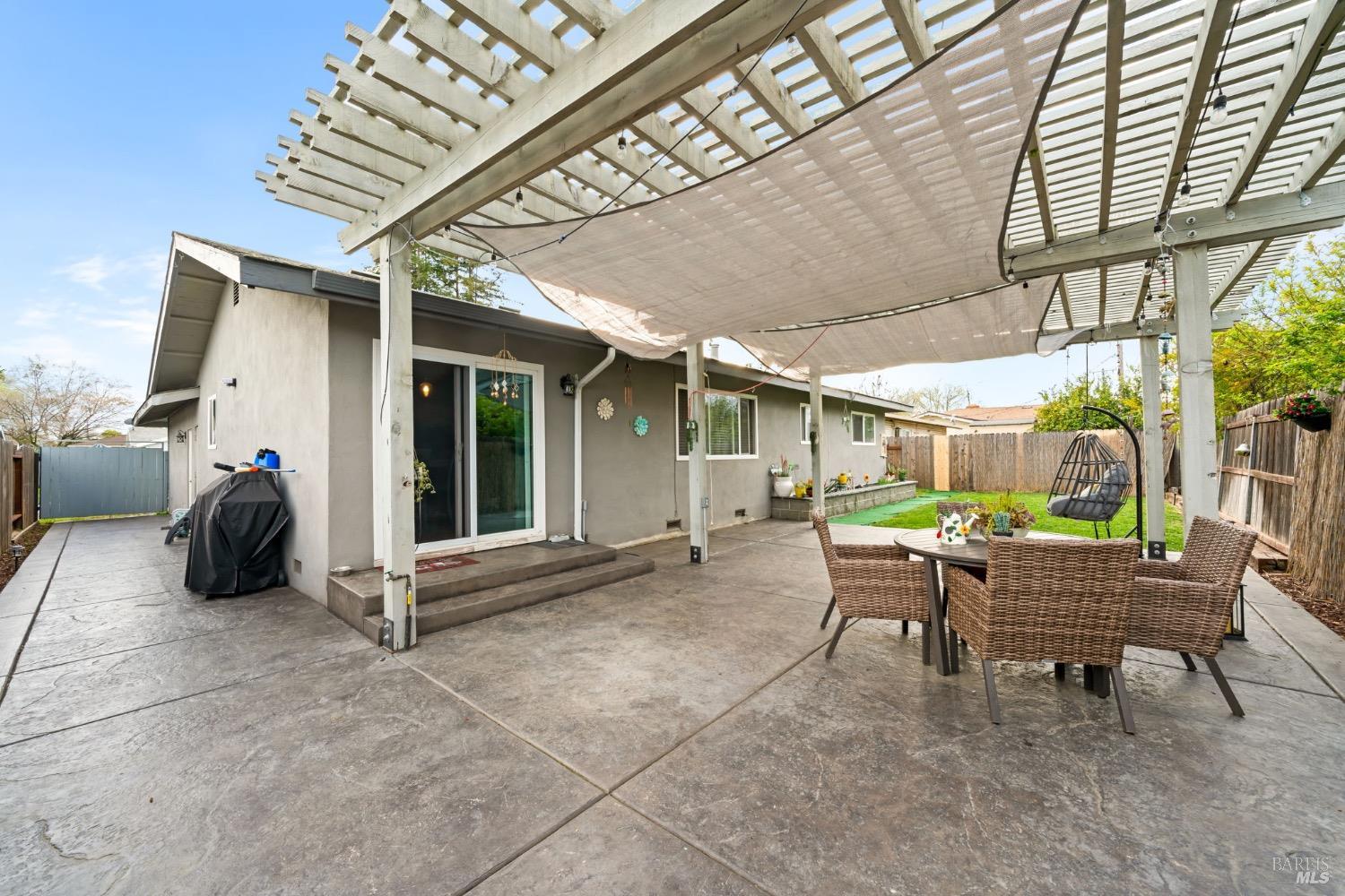 Detail Gallery Image 26 of 30 For 610 Sierra Dr, Dixon,  CA 95620 - 3 Beds | 2 Baths