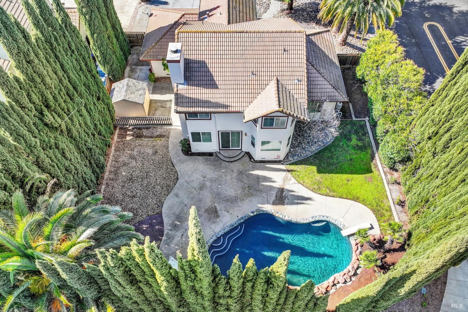 Detail Gallery Image 2 of 60 For 155 Fallen Leaf Dr, Vacaville,  CA 95687 - 4 Beds | 3 Baths