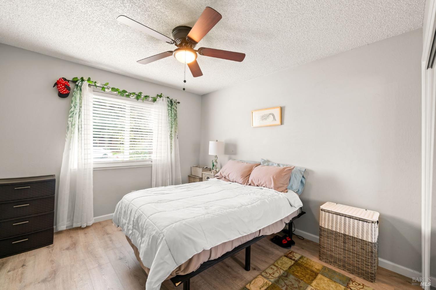 Detail Gallery Image 13 of 30 For 610 Sierra Dr, Dixon,  CA 95620 - 3 Beds | 2 Baths