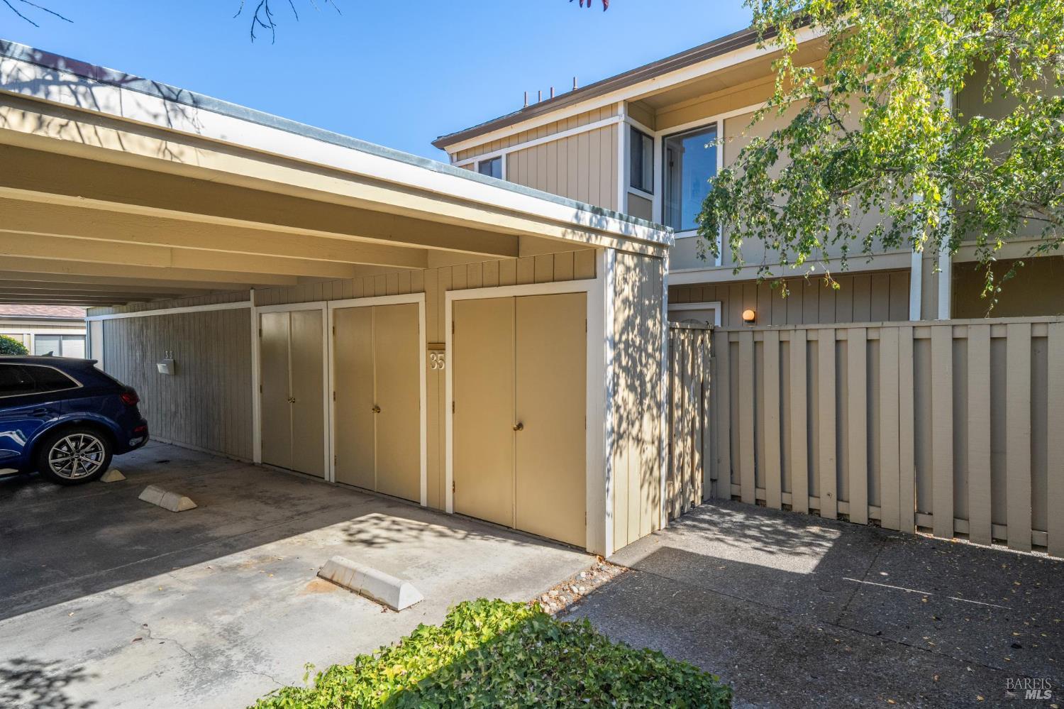 Detail Gallery Image 27 of 32 For 35 Wordsworth Ct, Mill Valley,  CA 94941 - 2 Beds | 1/1 Baths